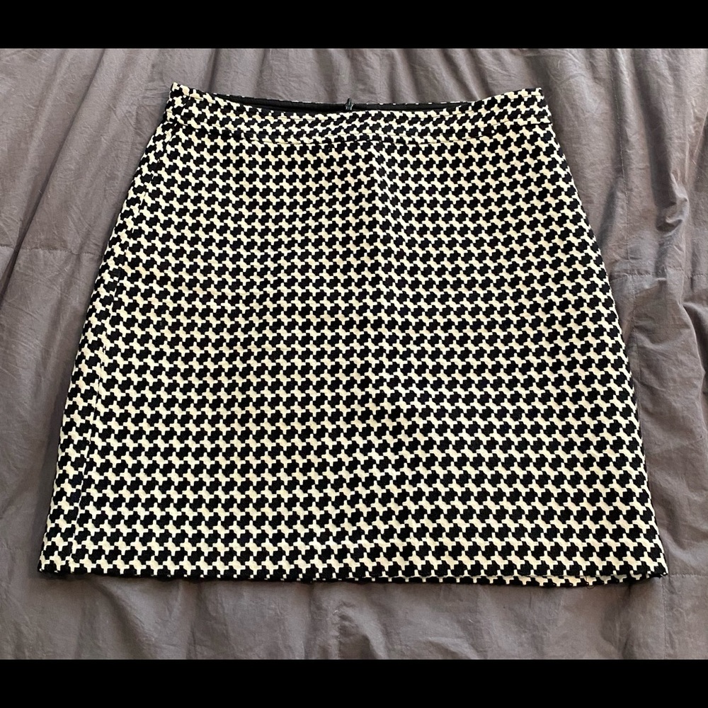 Woman’s Trina Turk skirt Sz 10